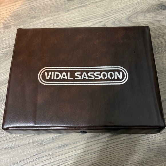 VTG Vidal Sassoon Curling Brush/Iron Travel Set w/Case Model VS 125 Never Used - Picture 2 of 6